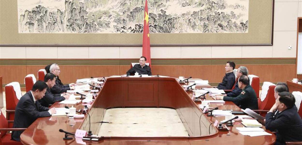 Primeiro-ministro da China, Li Keqiang, dirige reunião sobre plano de desenvolvimento