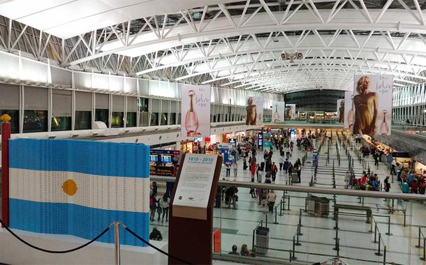 O Aeroporto Internacional Ministro Pistarini,  conhecido por Aeroporto Internacional de Ezeiza