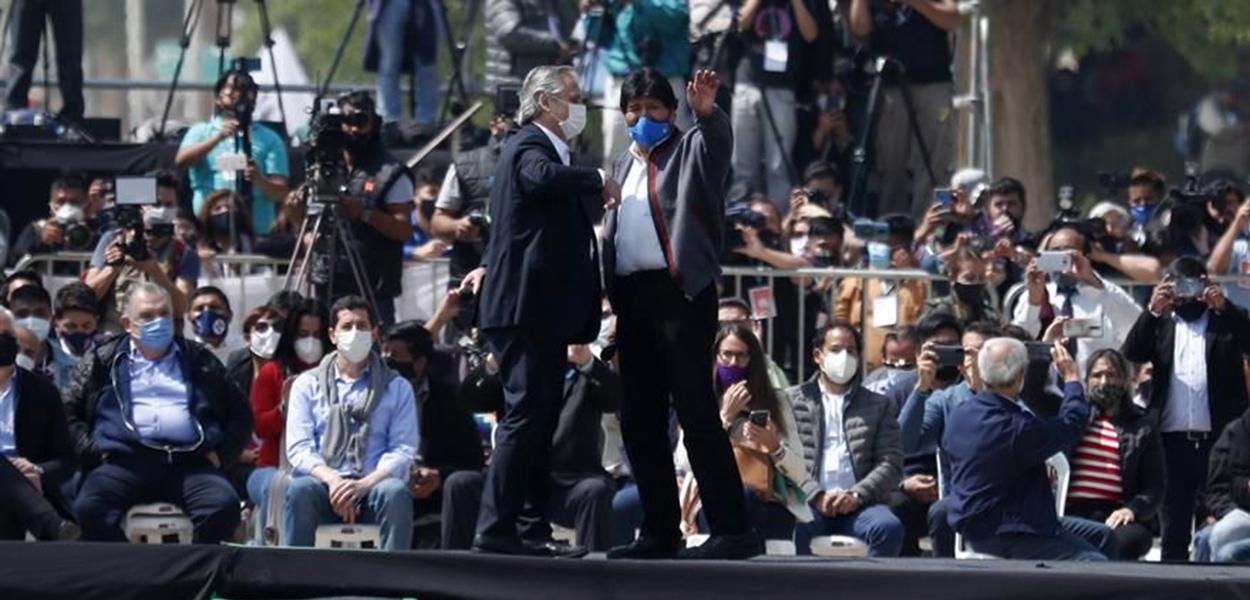 Evo Morales cruza a fronteira da Argentina e retorna à Bolívia