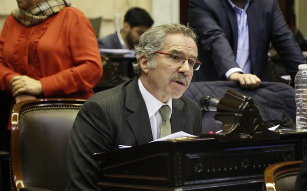 Felipe Solá