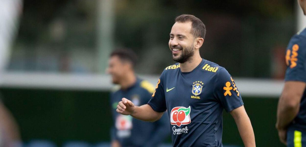 Everton Ribeiro