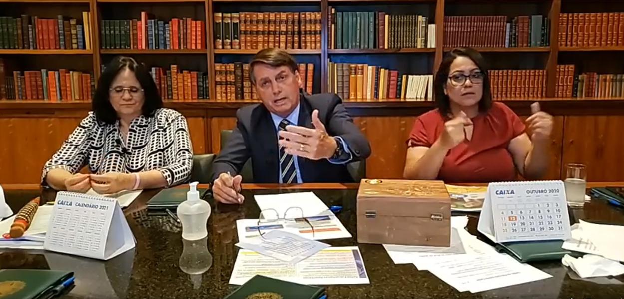 Bolsonaro em live no Facebook