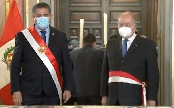 Presidente Manuel Merino e o primeiro-ministro do Peru Ántero Flores-Aráoz