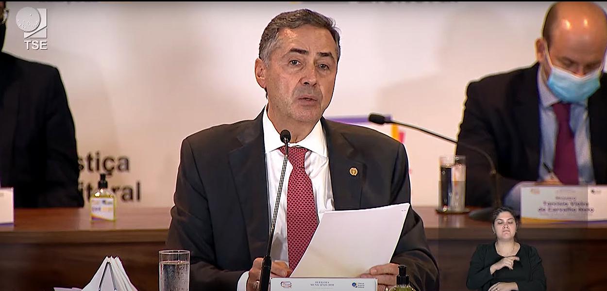 Luís Roberto Barroso em coletiva.