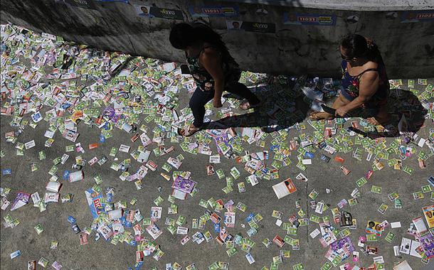 Moradores da Rocinha votam nas seções eleitorais
