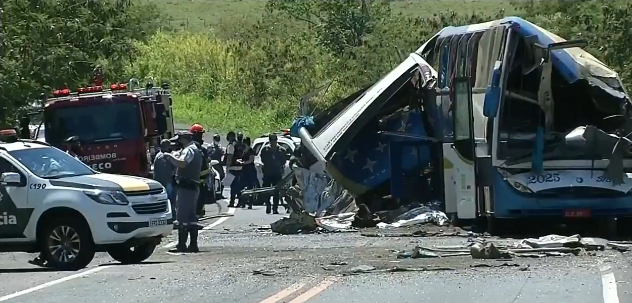 Acidente em Taguaí (SP) deixa mais de 40 mortos