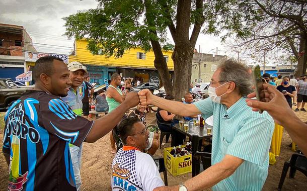 Elói Pietá com apoiadores (Divulgação)
