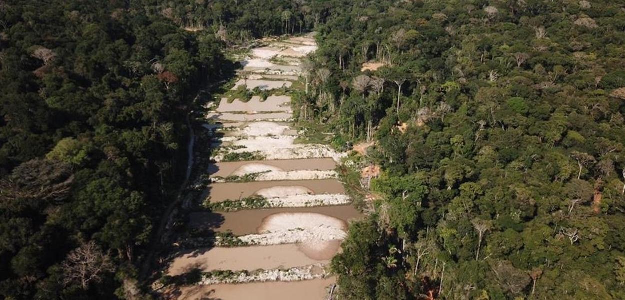 Garimpo ilegal dentro de terra indígena no Pará
