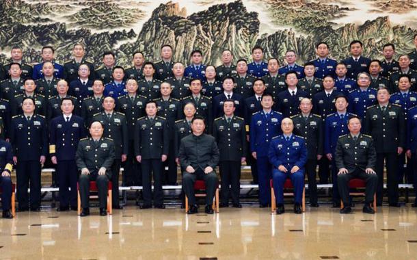 Xi Jinping e militares chineses