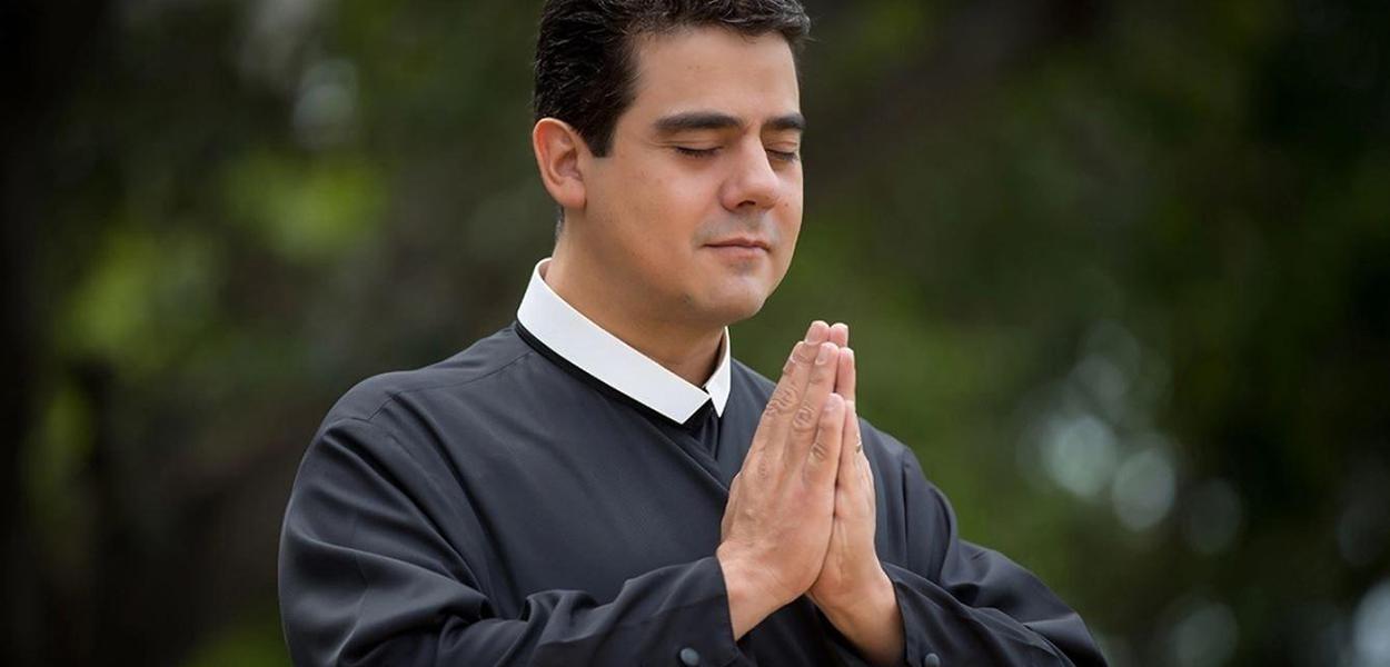 padre Robson de Oliveira Pereira