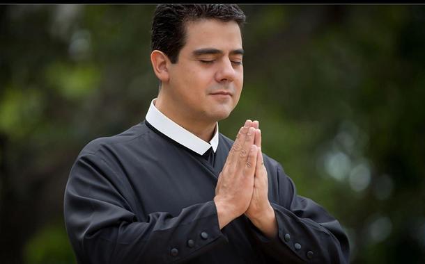 padre Robson de Oliveira Pereira