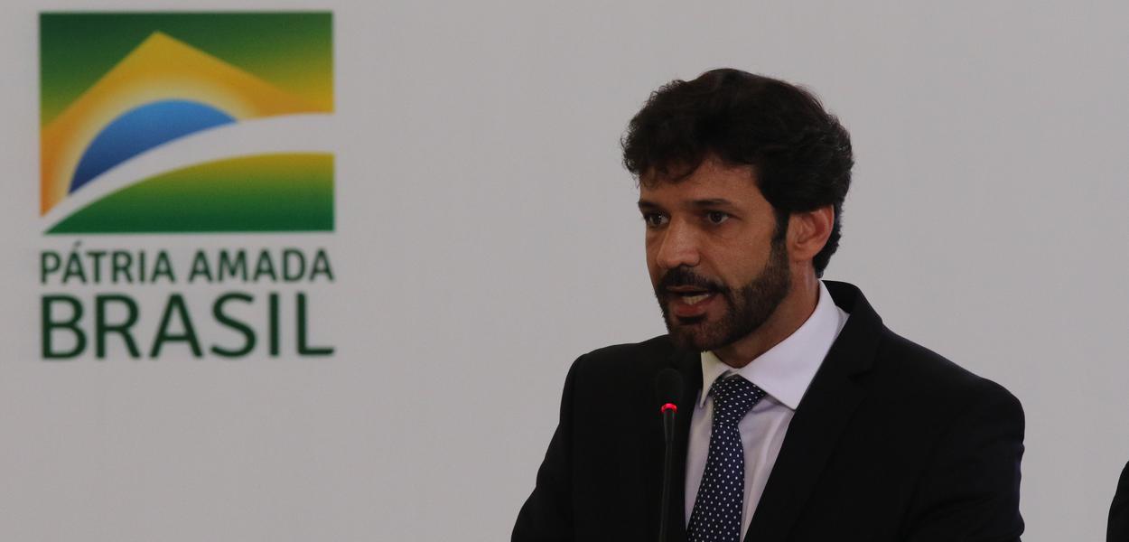 O ministro do Turismo, Marcelo Álvaro Antônio, participa do lançamento da retomada do turismo no Palácio do Planalto