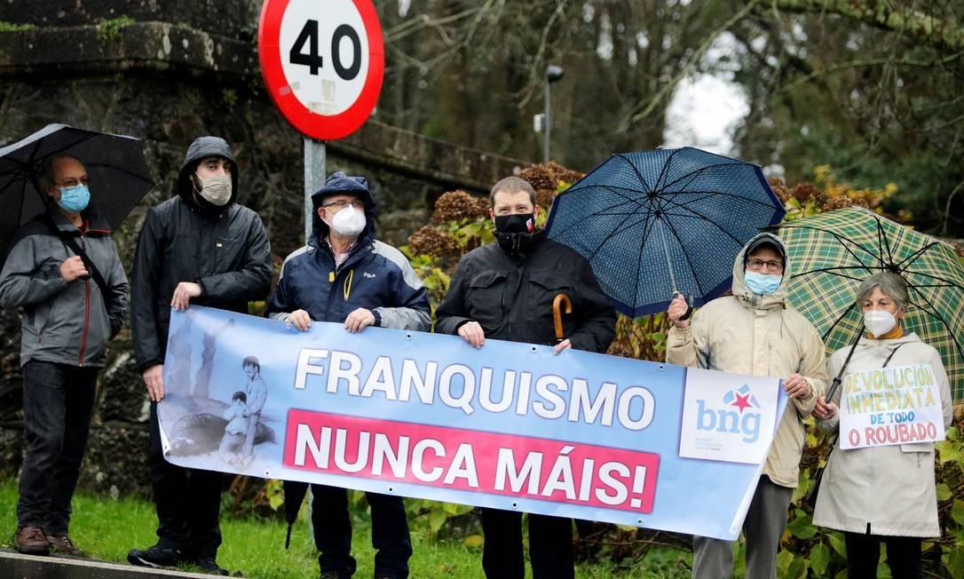 "Franquismo nunca mais!"
