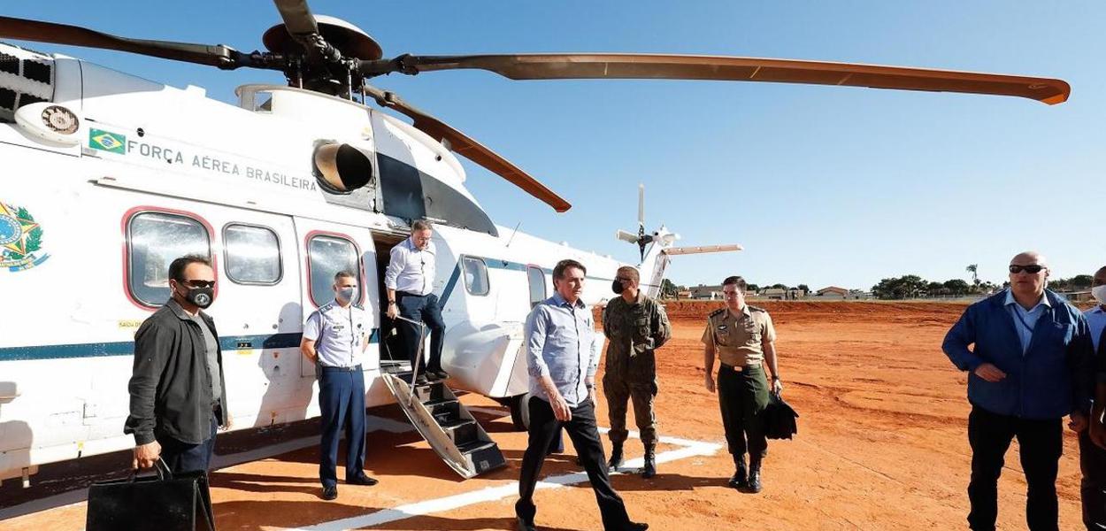 Jair Bolsonaro em helicóptero da Presidência da República