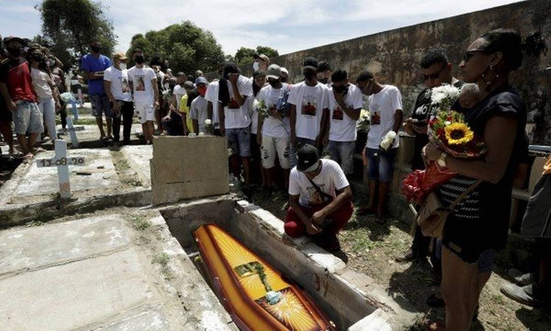 Enterro de Edson Arguinez Júnior