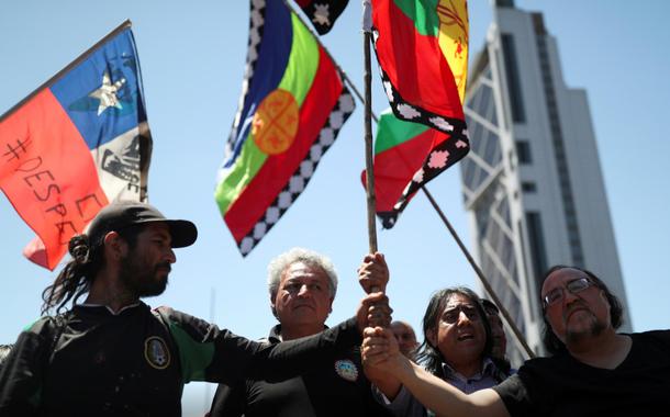 Índios mapuche protestam contra governo chileno em Santiago