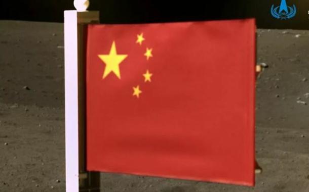 Bandeira da China na lua