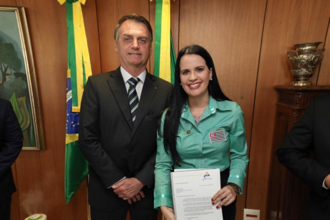 Jair Bolsonaro e Letícia Aguiar