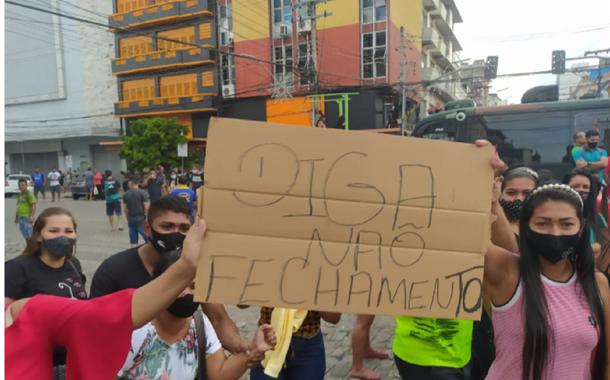 Lojistas protestam contra decreto do governador Wilson Lima que fechou o comércio por 15 dias, em decorrência dos aumentos de casos da Covid-19