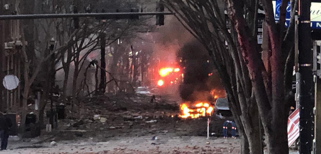 Polícia identifica suspeito de explosão de carro em Nashville (EUA)