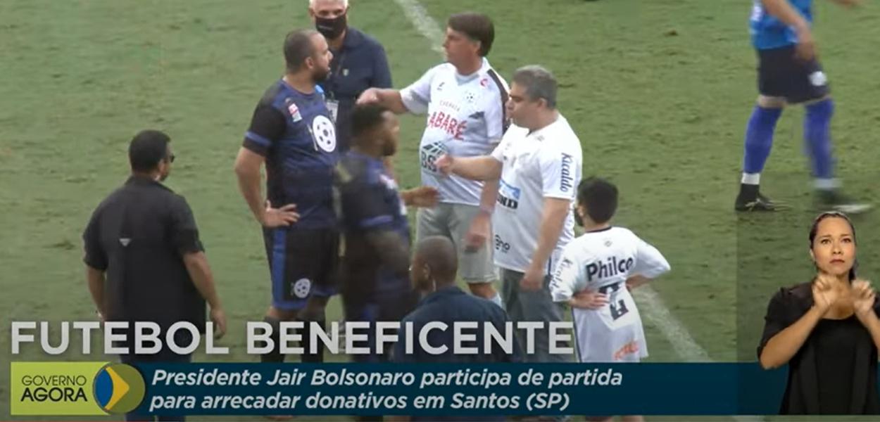 TV Brasil transmite jogo com Bolsonaro em campo