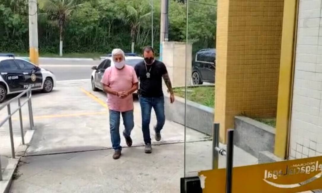 Homem preso por prender e estuprar vítima por 26 anos