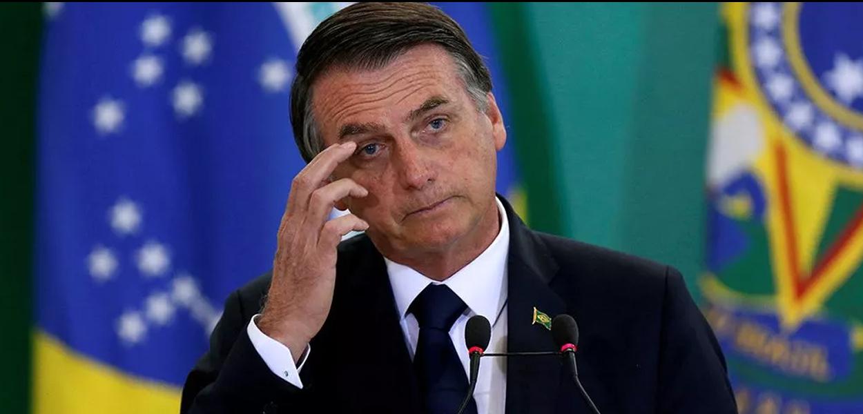 Bolsonaro admite rever BPC e reduzir idade mínima para mulher se aposentar.