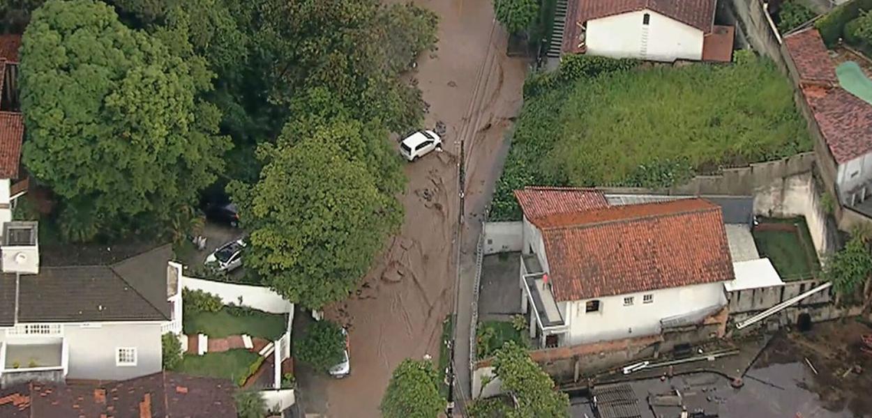 Chuva provoca estragos no bairro de Belvedere