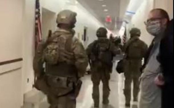Equipes da SWAT no Capitólio