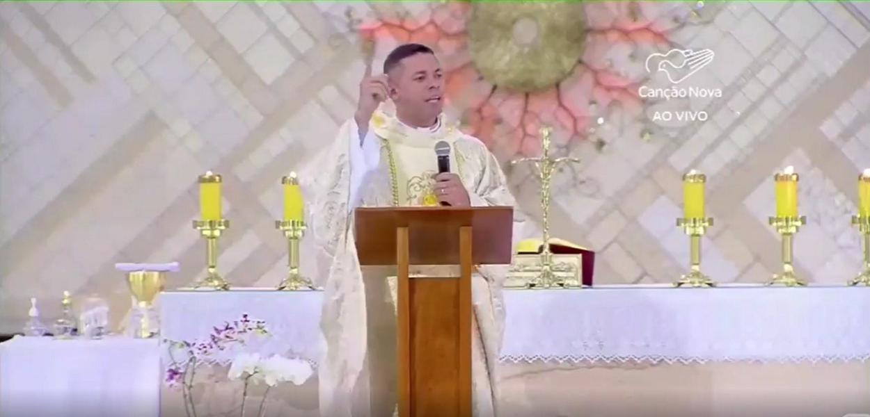 Padre Elenildo Pereira