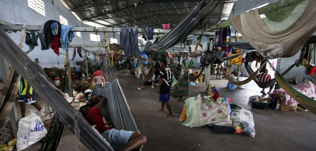 Indígenas venezuelanos, da etnia Warao, são acolhidos no abrigo Janokoida, em Pacaraima, Roraima