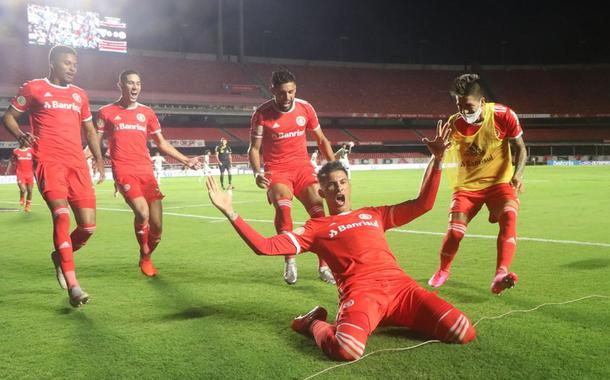 Internacional goleia o São Paulo no Morumbi e assume liderança do Campeonato Brasileiro