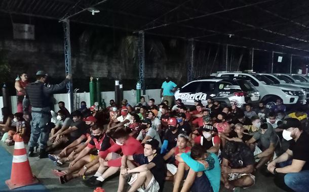 Grupo é preso por assistir a jogo de futebol durante toque de recolher na capital amazonense