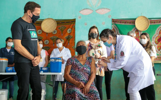 Doria acompanha vacinação de quilombolas em Eldorado (SP)