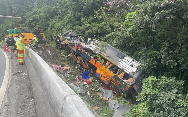 Acidente deixa 21 mortos na BR-376, em Guaratuba, no litoral do Paraná