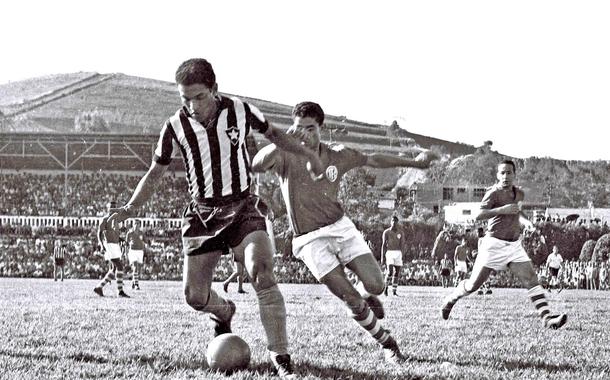 Garrincha, o "Anjo das Pernas Tortas"