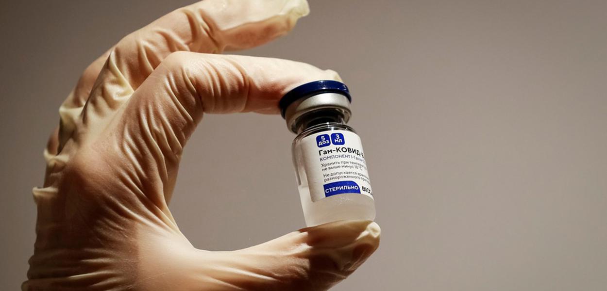 Frasco da vacina Sputnik V em Moscou, na Rússia