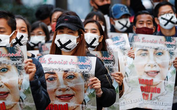 Protesto em Tóquio contra o golpe militar em MIanmar