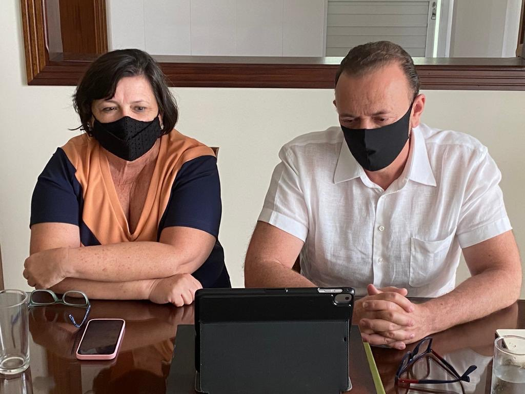 Secretária de Saúde de Araraquara, Eliana Honain, e o prefeito, Edinho Silva