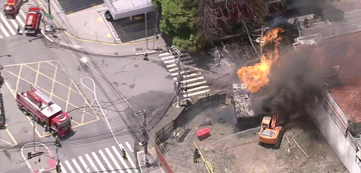 Incêndio atinge zona sul de SP