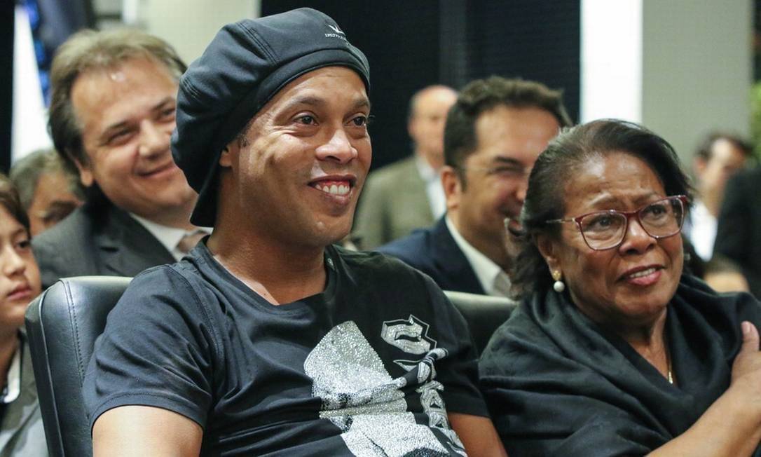 Ronaldinho Gaúcho e a mãe, Dona Miguelina