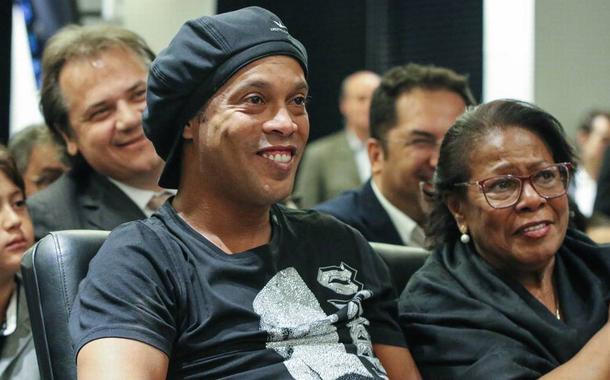 Ronaldinho Gaúcho e a mãe, Dona Miguelina