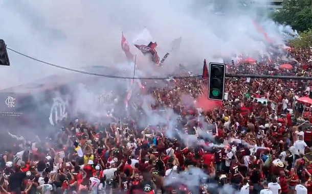 Multidão se aglomera antes do jogo do Flamengo e Internacional