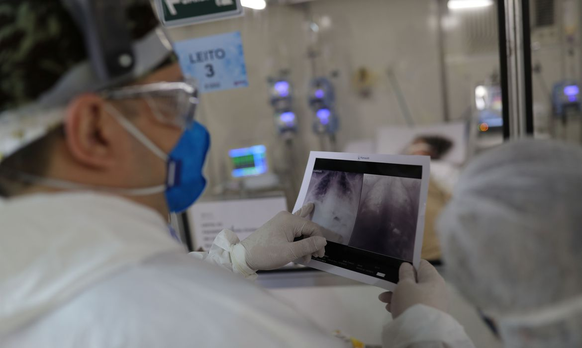 Exame de pulmão em paciente com Covid-19