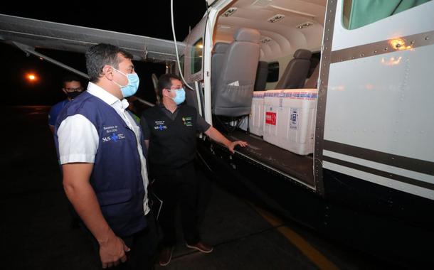 Governador Wilson Lima acompanha chegada de vacinas a Manaus
