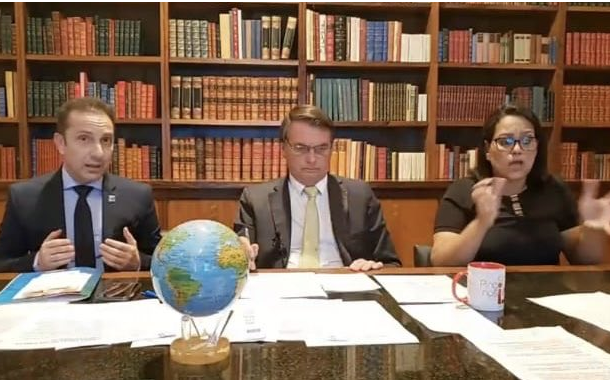 Bolsonaro em live nas redes sociais