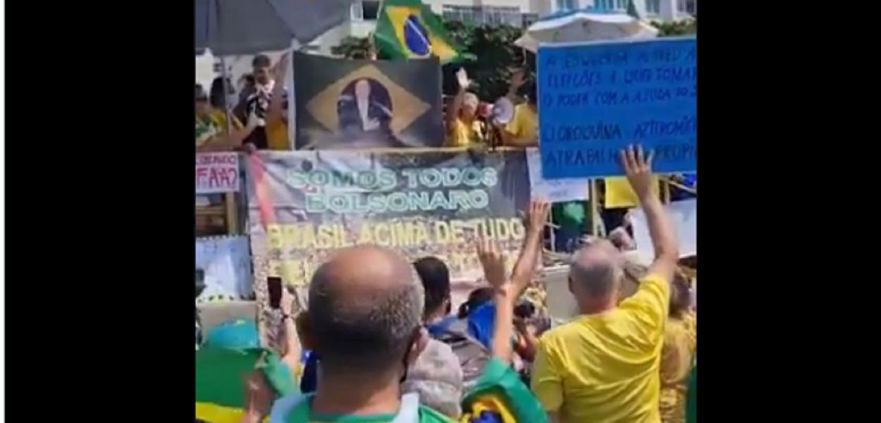 Bolsonaristas saem ás ruas