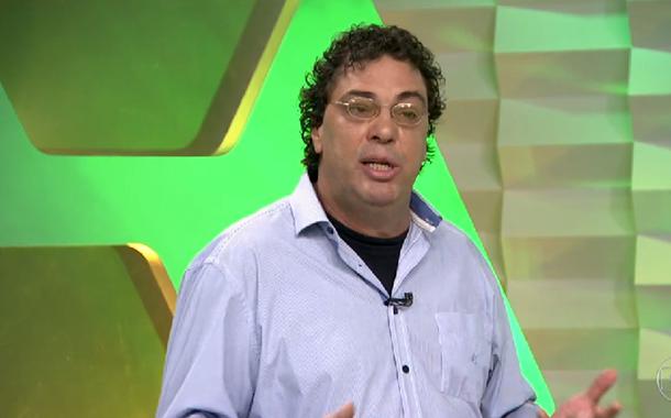 O ex-jogador Casagrande, comentarista de futebol da TV Globo, recebeu ameaças de morte depois que criticou jogadores Felipe Melo, do Palmeiras, e Jadson, do Corinthians, por declararem publicamente apoio a Jair Bolsonaro; por causa disso, teve que trocar o número do celular