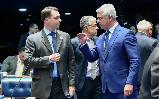 Senadores Flávio Bolsonaro e Major Olimpio