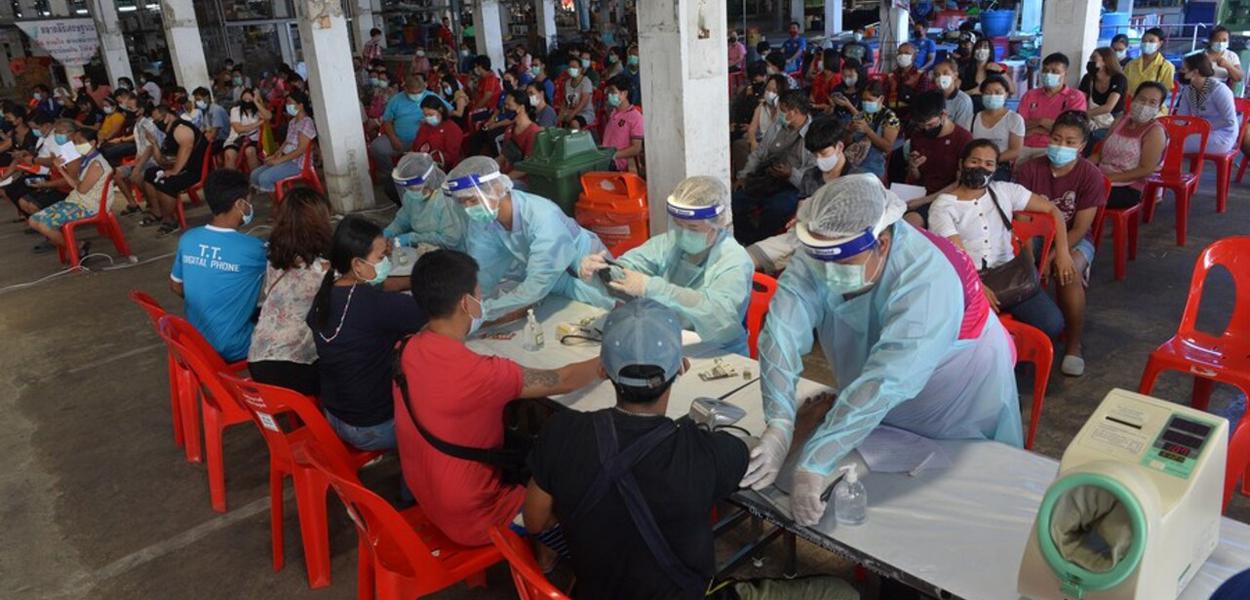 Vacinação na Tailândia com imunizante chinês da Sinovac Biotech